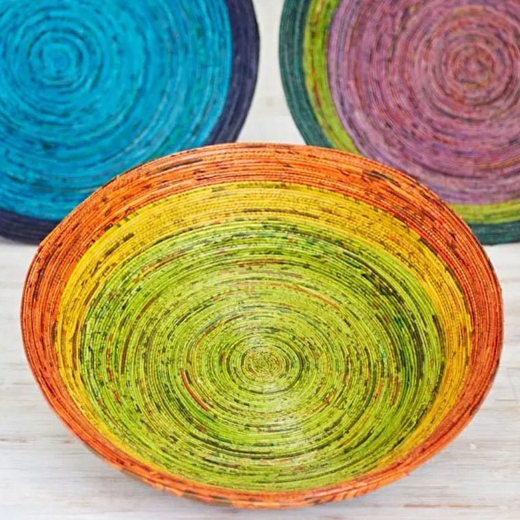 Newspaper Round Bowl XL